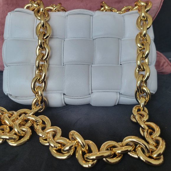 Bottega Veneta Handbags - BOTTEGA CASETTE PURSE - EXCELLENT CONDITION!